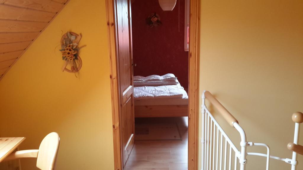 Ferienhaus Im Urigen Garten Bzw Eulenhaus Zingst Room photo