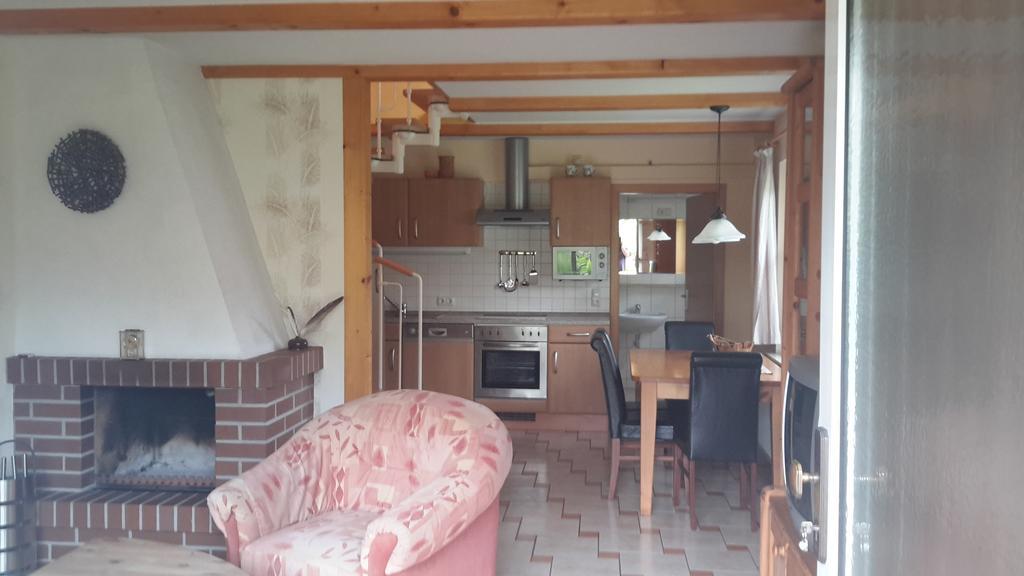 Ferienhaus Im Urigen Garten Bzw Eulenhaus Zingst Room photo